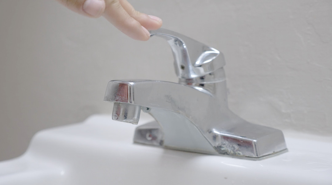 PSA de Conservación del Agua: "Ahorre Agua en Interiores"